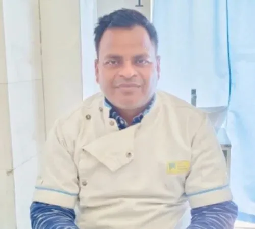 Dr. Ratan - Sr. Dental Surgeon & Implant Specialist at Delhi Dental Academy by Paridhi Delhi